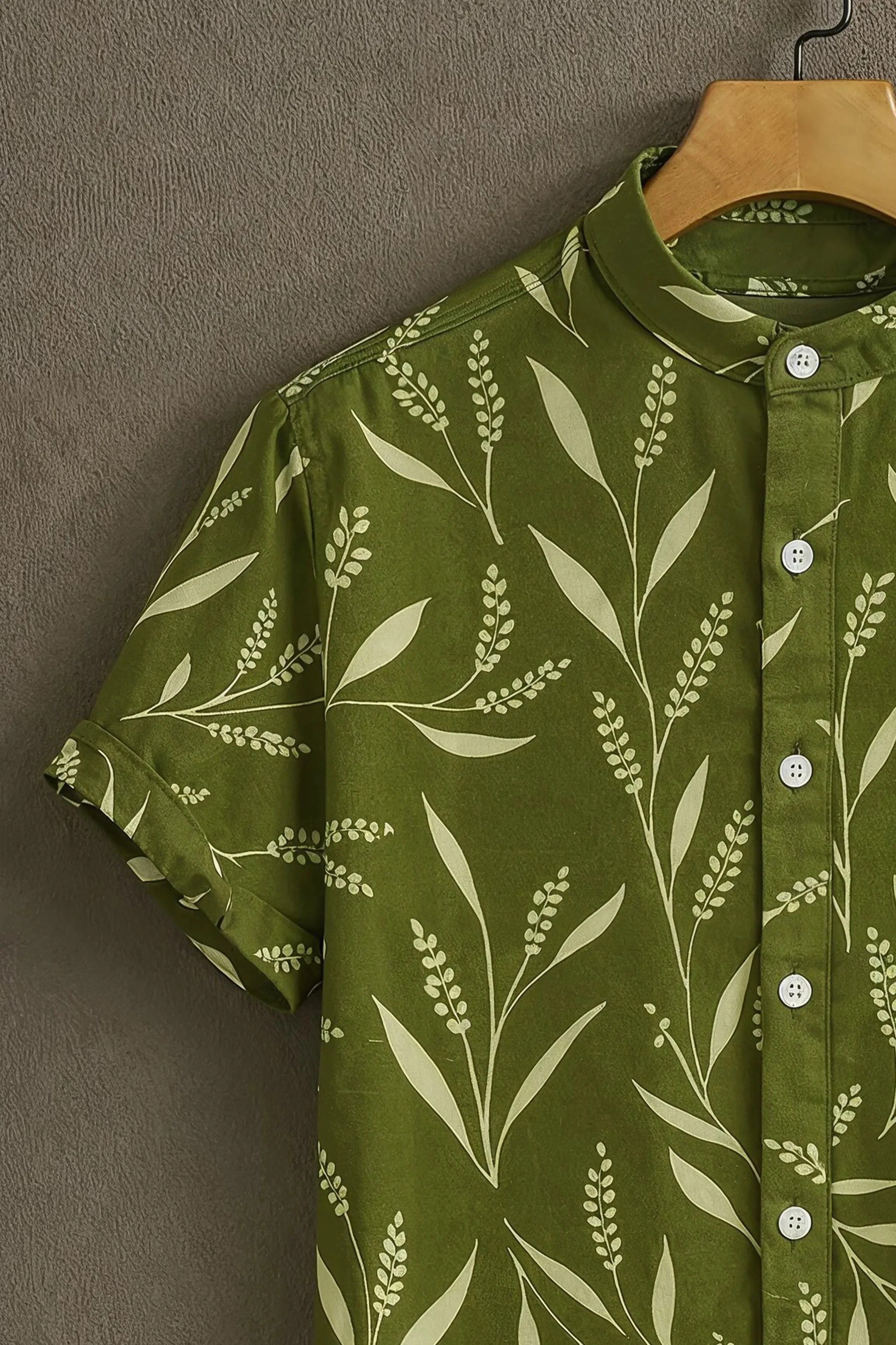 Green Casual Shirt with Leaf Print - Image 3